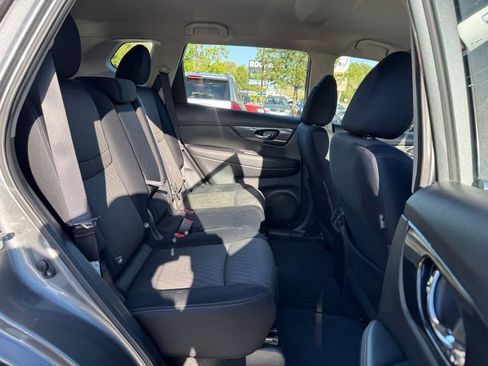 Used 2017 Nissan Rogue S AWD/4WD image 14