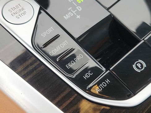 Certified 2023 BMW X6 xDrive40i w/ M Sport Package image 26