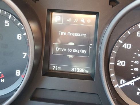 Used 2017 Hyundai Santa Fe Sport FWD image 20