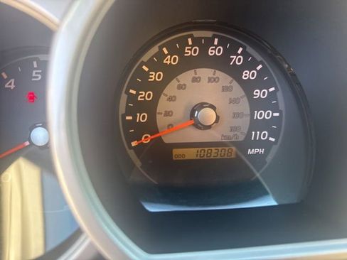 Used 2004 Toyota 4Runner SR5 RWD image 4