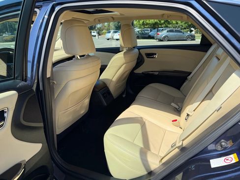 Used 2018 Toyota Avalon Touring image 13