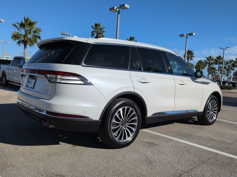 Certified 2022 Lincoln Aviator Reserve w/ Equipment Group 201A image 4