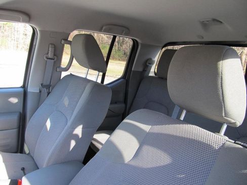 Used 2019 Nissan Frontier SV image 21