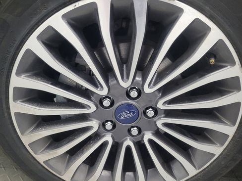 Used 2017 Ford Fusion Platinum image 31