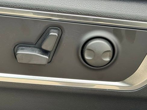 New 2026 RAM 1500 Laramie AWD/4WD image 12