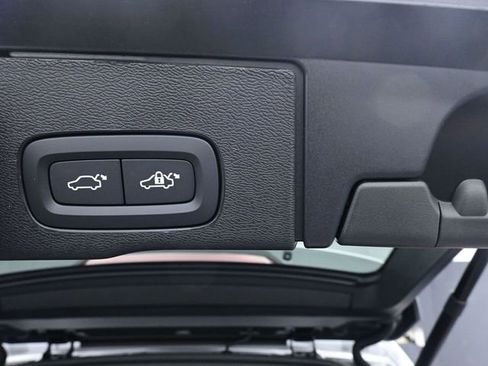 New 2026 Volvo XC60 T8 Ultra w/ Protection Package Premier image 25