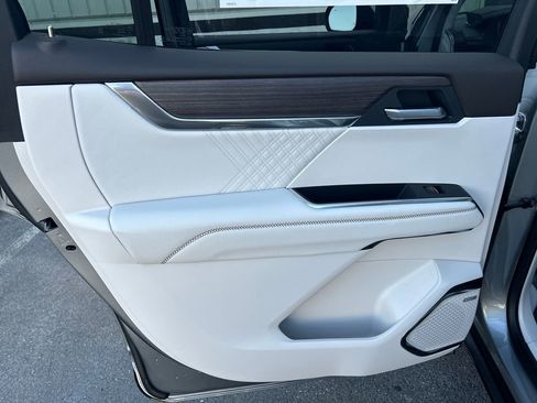 New 2026 GMC Acadia Denali w/ Super Cruise Package image 37