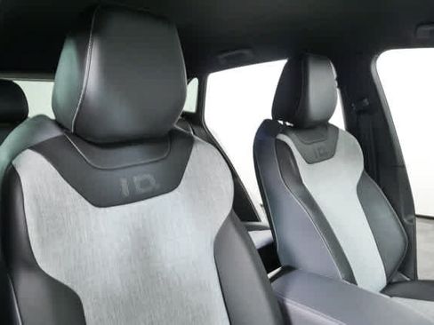 Certified 2025 Volkswagen ID.4 Pro RWD image 25