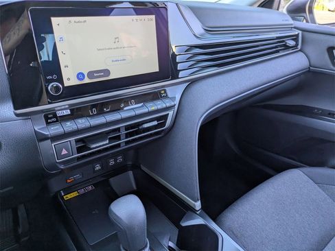 Used 2025 Toyota Camry LE image 20