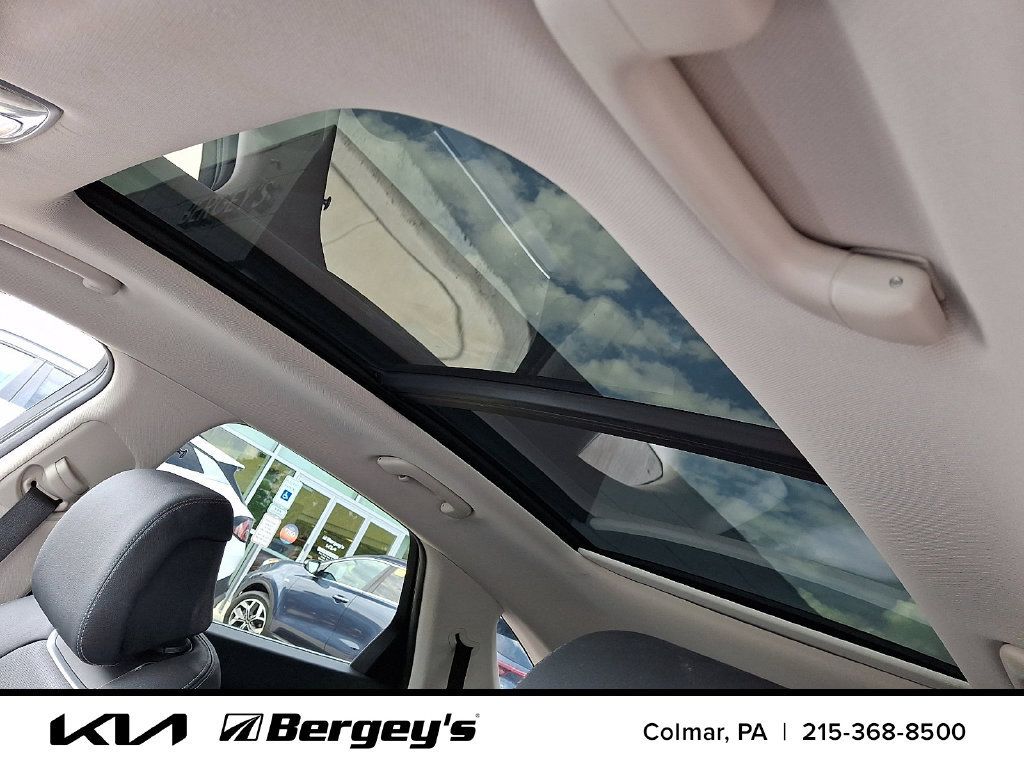 Used 2023 Genesis GV70 2.5T w/ Select Package AWD/4WD image 16