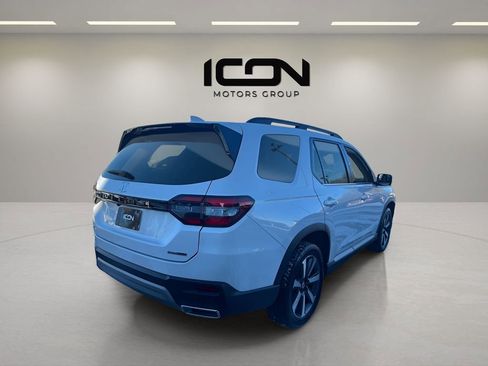 Used 2023 Honda Pilot Touring image 5