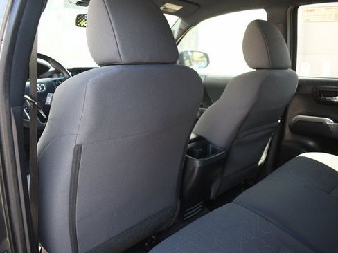 Used 2019 Toyota Tacoma TRD Sport w/ Technology Package AWD/4WD image 21
