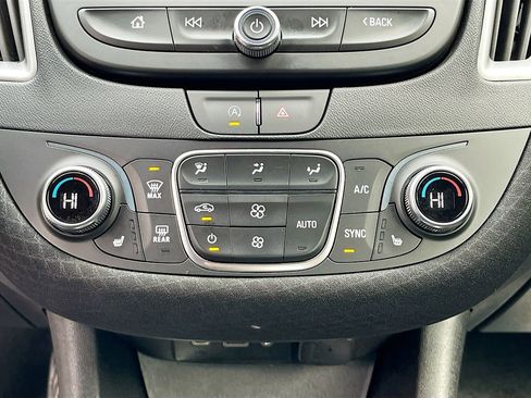 Used 2025 Chevrolet Malibu LT FWD image 24