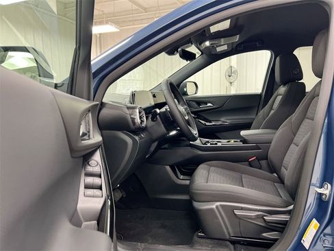 New 2026 Chevrolet Equinox LT w/ Safety and Technology Package image 20