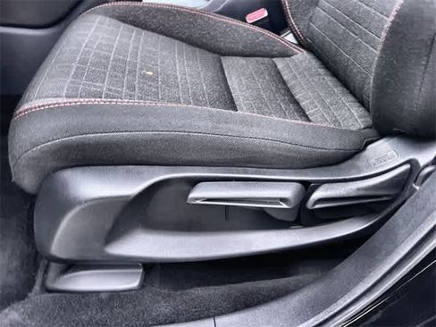 Certified 2025 Honda HR-V Sport image 31