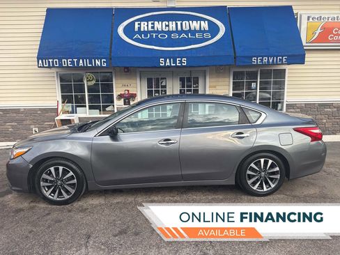 Used 2017 Nissan Altima 2.5 SV image 1