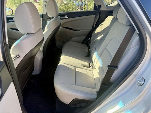 Used 2019 Hyundai Tucson SE image 25