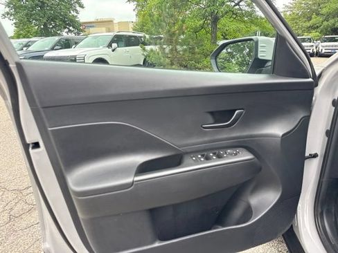 Used 2024 Hyundai Kona SEL AWD/4WD image 25
