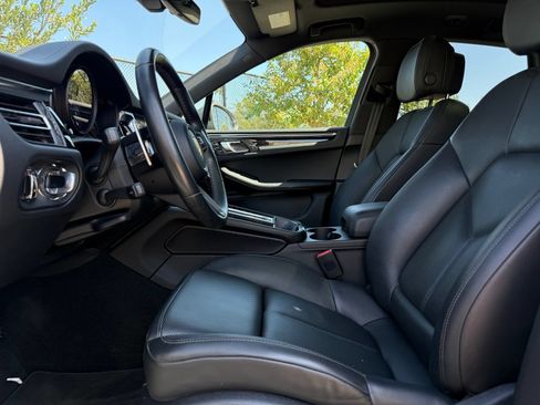 Certified 2023 Porsche Macan Turbo AWD/4WD image 14
