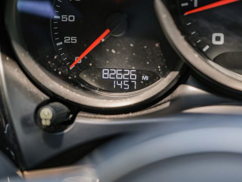 Used 2018 Porsche Macan image 21