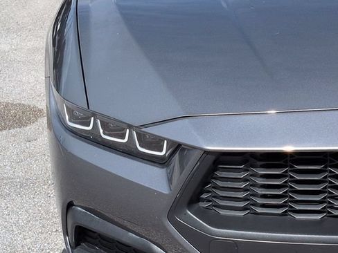 Certified 2025 Ford Mustang Coupe RWD image 10