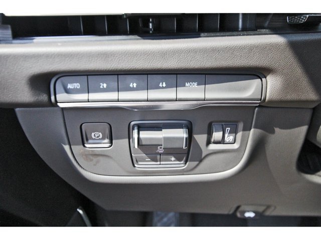 Used 2025 Cadillac Escalade ESV Sport AWD/4WD image 25