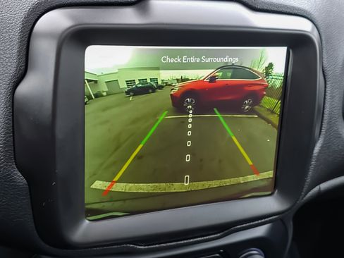 Used 2023 Jeep Renegade Latitude w/ Sun/Sound Group image 19