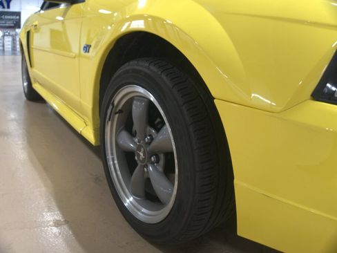 Used 2001 Ford Mustang GT RWD image 27