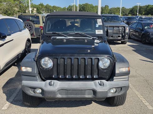 Used 2018 Jeep Wrangler Unlimited Sport AWD/4WD image 2
