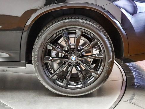 Used 2025 BMW X4 xDrive30i w/ Premium Package image 11