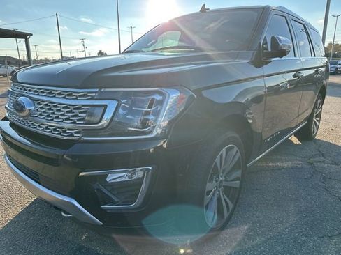 Used 2020 Ford Expedition Platinum image 2