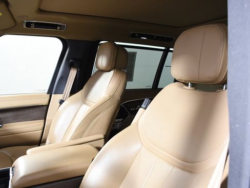 Used 2023 Land Rover Range Rover Long Wheelbase SE image 16