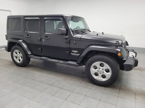 Used 2015 Jeep Wrangler Unlimited Sahara w/ Connectivity Group AWD/4WD image 11