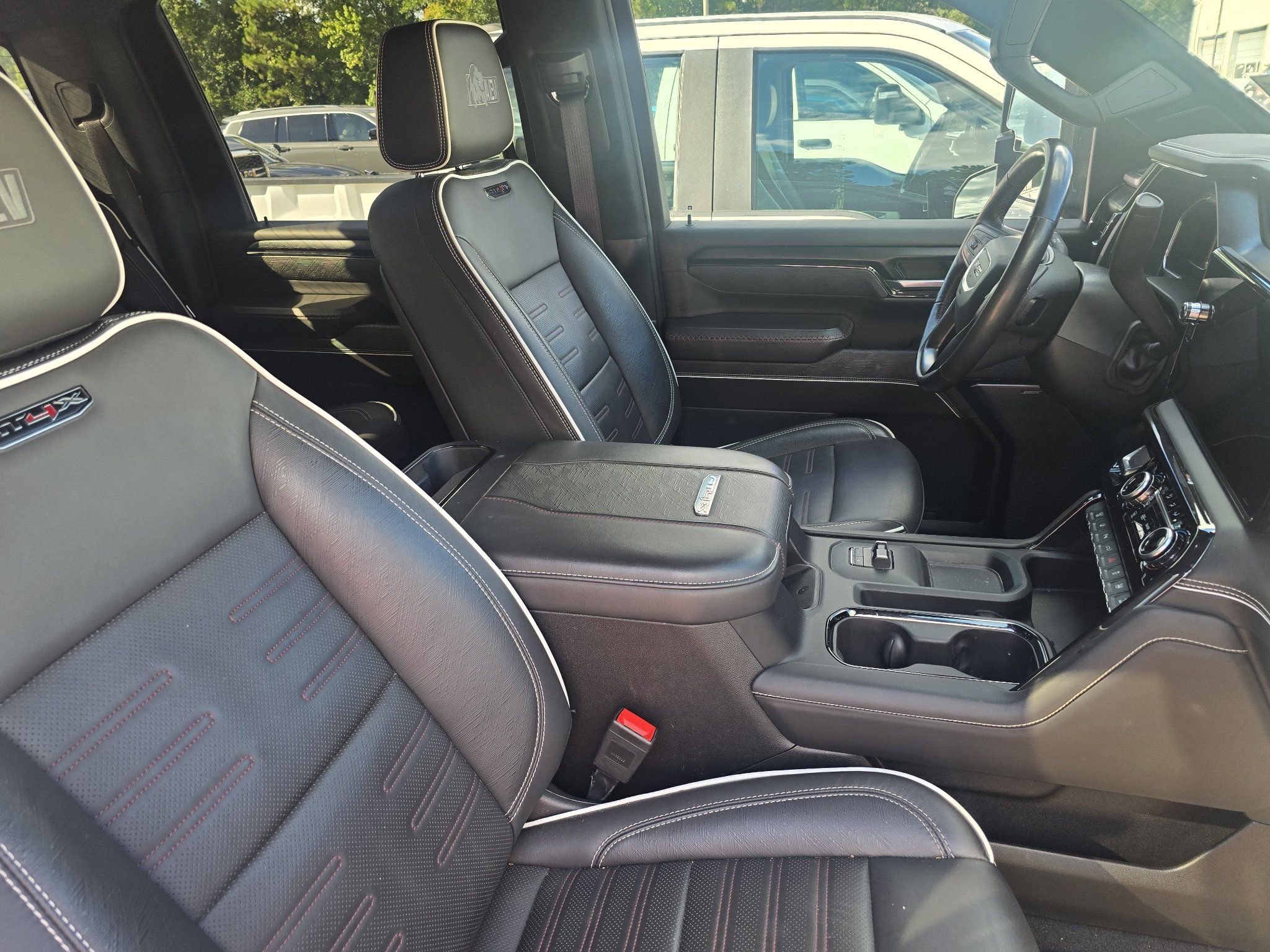 Used 2024 GMC Sierra 2500 AT4X w/ AT4X AEV Edition AWD/4WD image 4