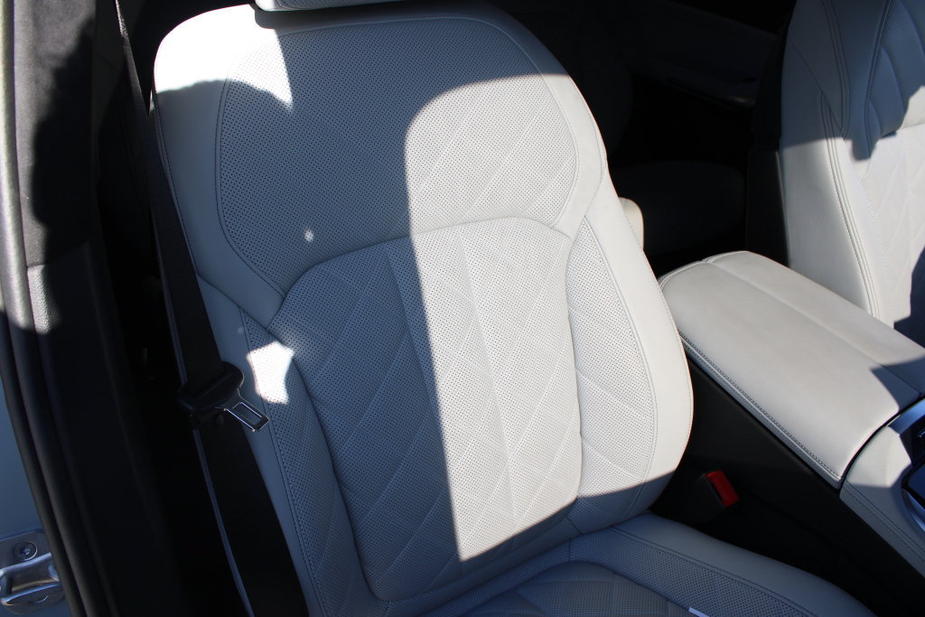 Used 2024 BMW X7 xDrive40i w/ M Sport Package AWD/4WD image 17