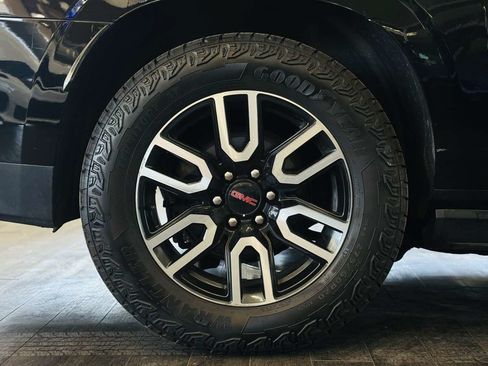 Used 2021 GMC Yukon XL AT4 w/ AT4 Premium Plus Package AWD/4WD image 26