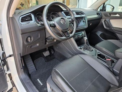 Used 2020 Volkswagen Tiguan SE FWD image 12