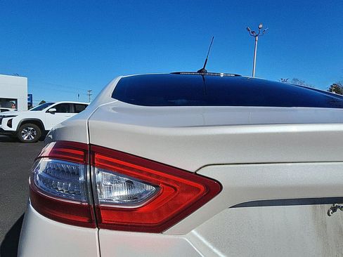 Used 2015 Ford Fusion Energi SE image 10