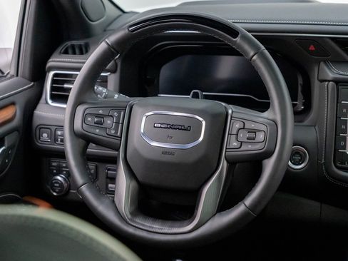Used 2024 GMC Yukon XL Denali Ultimate AWD/4WD image 11