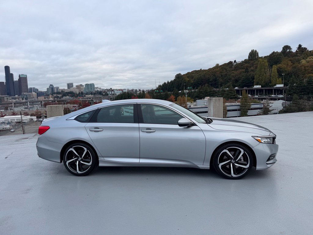 Used 2018 Honda Accord Sport image 2