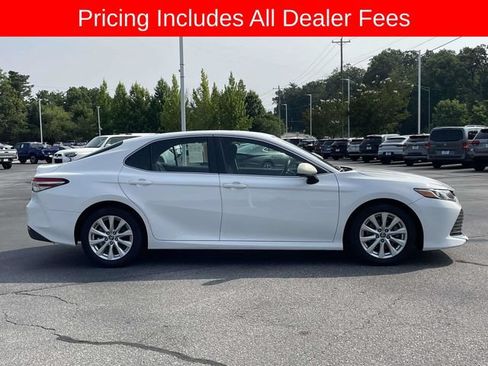 Used 2018 Toyota Camry LE FWD image 6