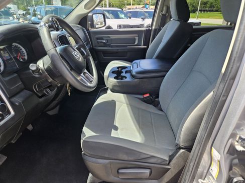 Used 2021 RAM 1500 Classic SLT AWD/4WD image 7