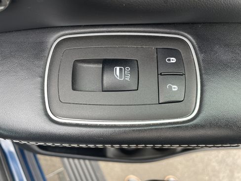 Used 2021 RAM 1500 Limited w/ Night Edition image 11