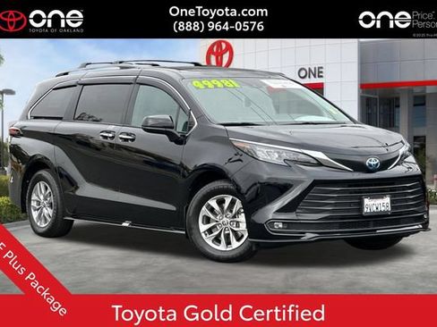 Certified 2025 Toyota Sienna XLE w/ XLE Plus Package AWD/4WD image 1