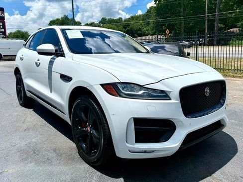 Used 2017 Jaguar F-PACE R-Sport image 3