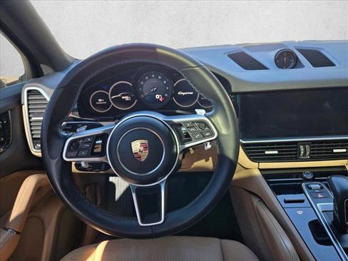 Used 2020 Porsche Cayenne image 17
