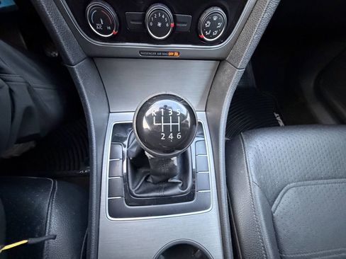 Used 2015 Volkswagen Passat TDI SE image 26