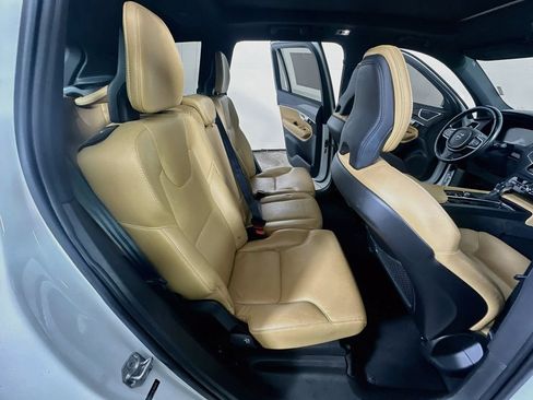 Used 2019 Volvo XC90 T6 Momentum w/ Protection Package Premier AWD/4WD image 11