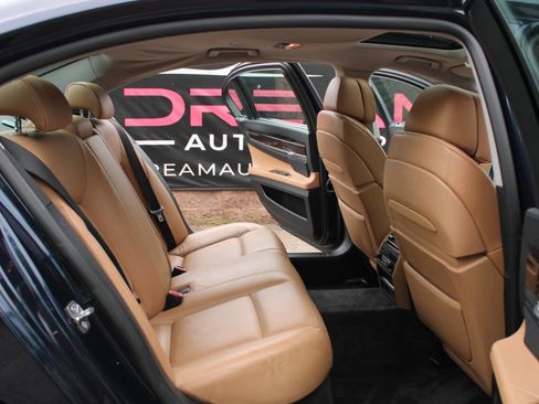 Used 2011 BMW 750Li xDrive 750Li xDrive AWD 4dr Sedan image 10