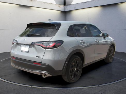 Certified 2025 Honda HR-V Sport image 5